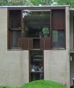 Fragmented windows in Esherick House [031]