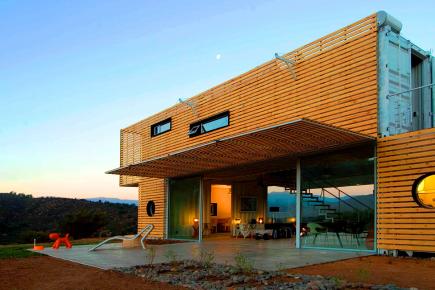 Link: Shipping container house in Santiago de Chile [228]